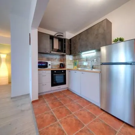 Apartman Flora - Beautiful *new* To The *