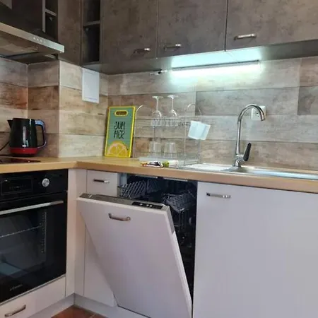Apartman Flora - Beautiful *new* To The